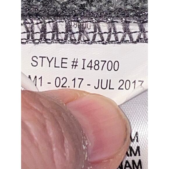 Marmot Wool Blend Sweater - Size M - Color Blocking Design - Picture 13 of 13